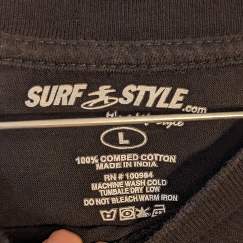 Marilyn Monroe Respect Tattoo Surf & Style Black Graphic Tee EUC SZ L - Picture 3 of 5